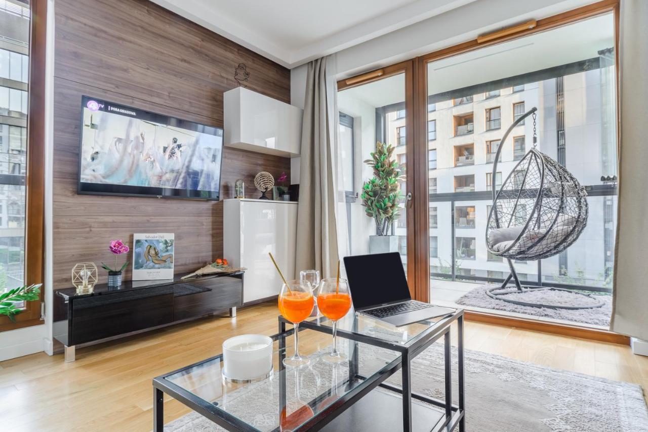 Modern Apartments With Access To The Pool Near Rondo Daszynskiego Station 바르샤바 외부 사진
