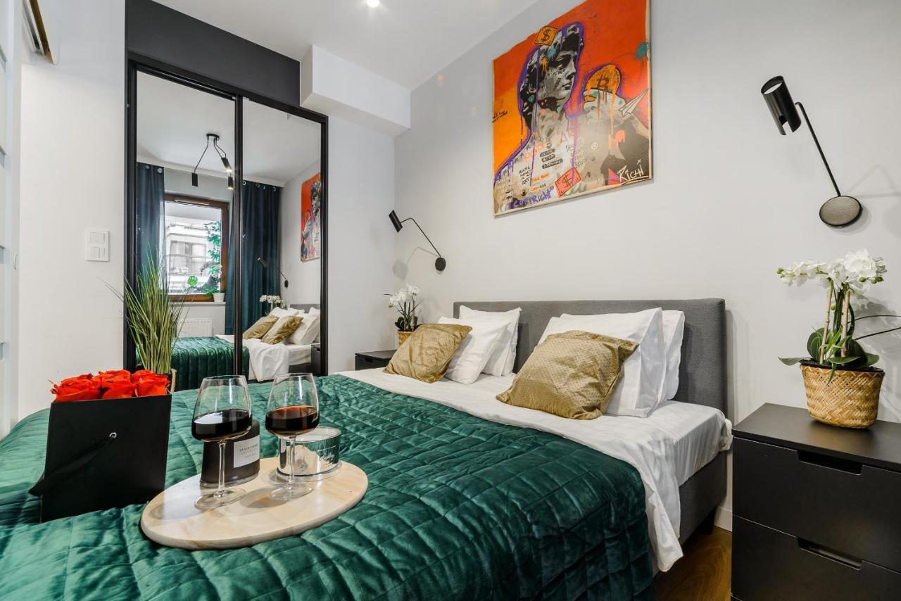Modern Apartments With Access To The Pool Near Rondo Daszynskiego Station 바르샤바 외부 사진