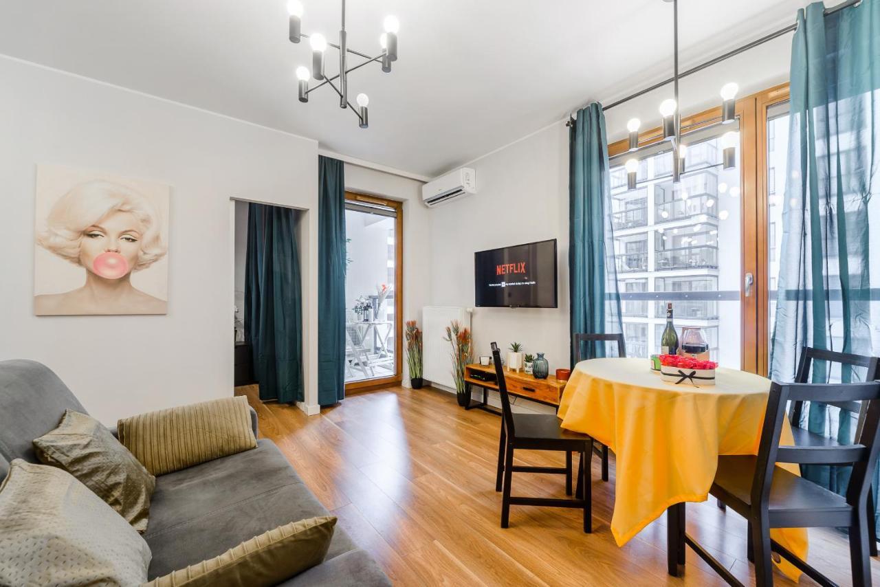 Modern Apartments With Access To The Pool Near Rondo Daszynskiego Station 바르샤바 외부 사진