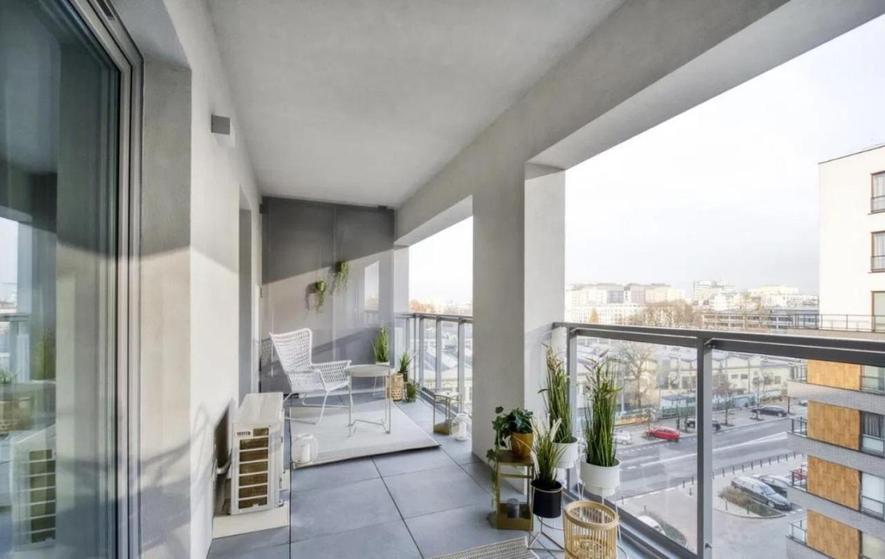 Modern Apartments With Access To The Pool Near Rondo Daszynskiego Station 바르샤바 외부 사진